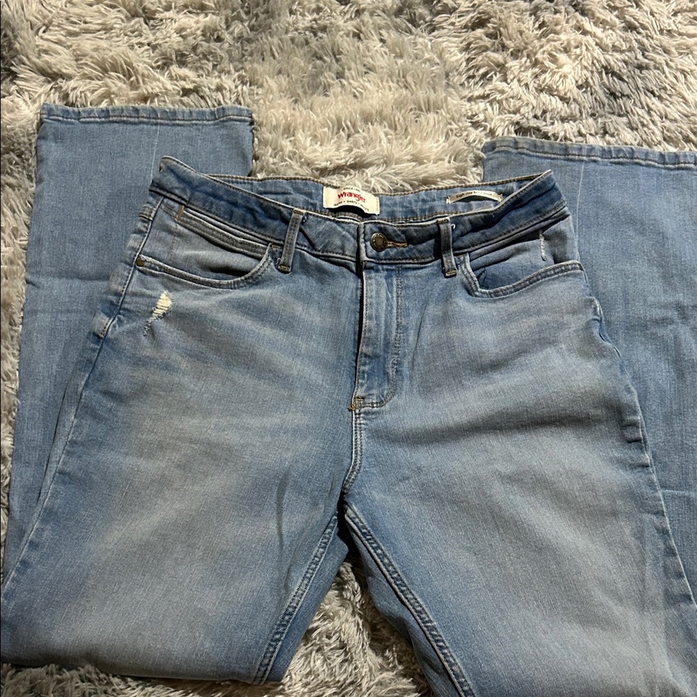 Wrangler Light Blue Straight Leg Women's Jeans